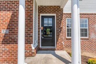 921 Camden Ct in Richmond, KY - Building Photo - Building Photo