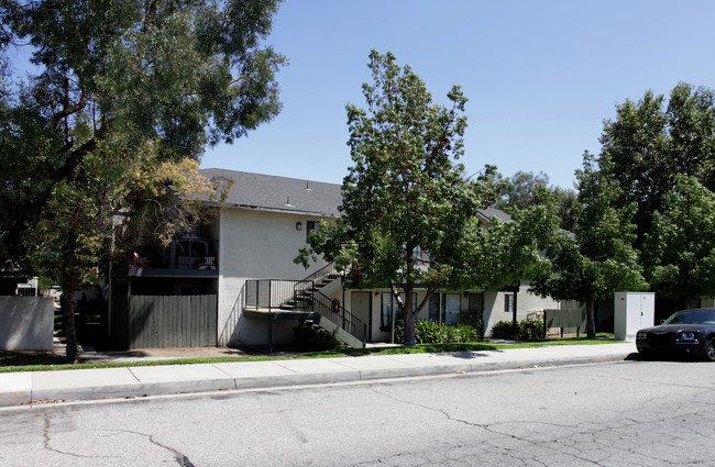 Brentwood Apartments in Hemet, CA - Foto de edificio - Building Photo