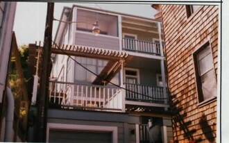 31 Princess St in Sausalito, CA - Building Photo