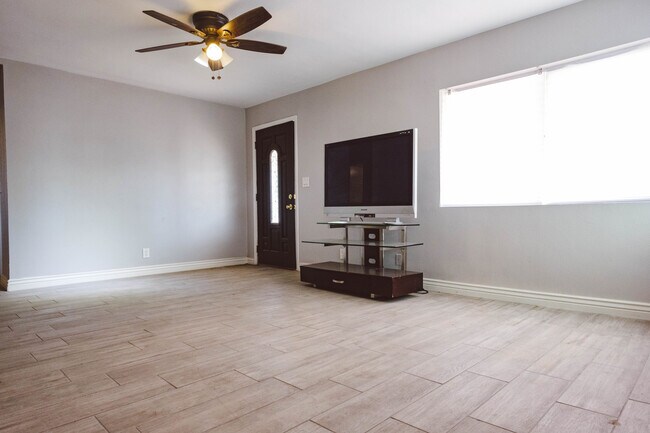 2302 E Yale St in Phoenix, AZ - Building Photo - Building Photo