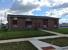 1005 Buena Vista Dr in Sun Prairie, WI - Building Photo