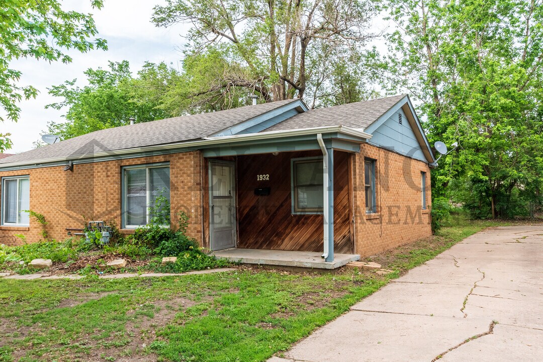 1932 N Garland St in Wichita, KS - Building Photo