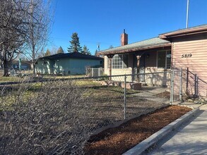 5819 Winter Ave in Klamath Falls, OR - Building Photo - Building Photo
