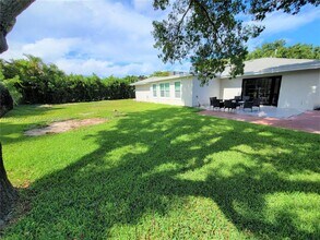 735 Tradewind Dr in North Palm Beach, FL - Building Photo - Building Photo