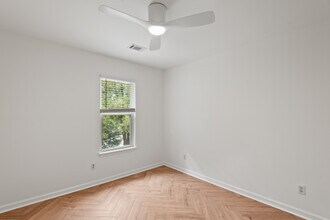 907 Beaufort St in Columbia, SC - Foto de edificio - Building Photo