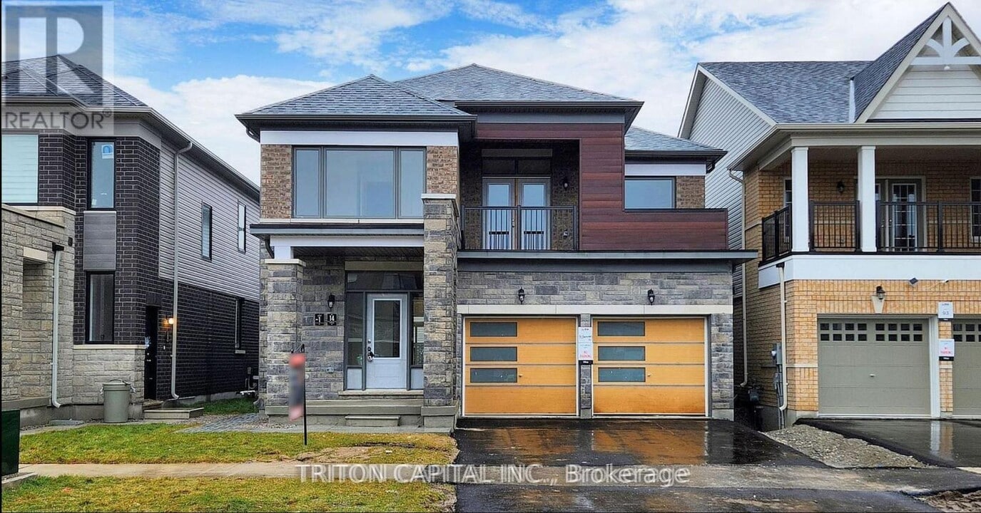 14 Bannister Rd in Barrie, ON - Building Photo