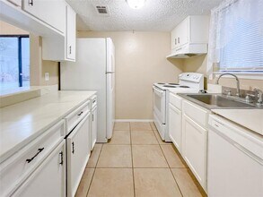 15919 Golf Club Dr-Unit -111 in Crosby, TX - Building Photo - Building Photo
