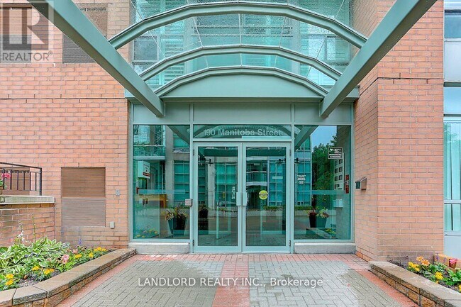 190 Manitoba St in Toronto, ON - Building Photo - Building Photo