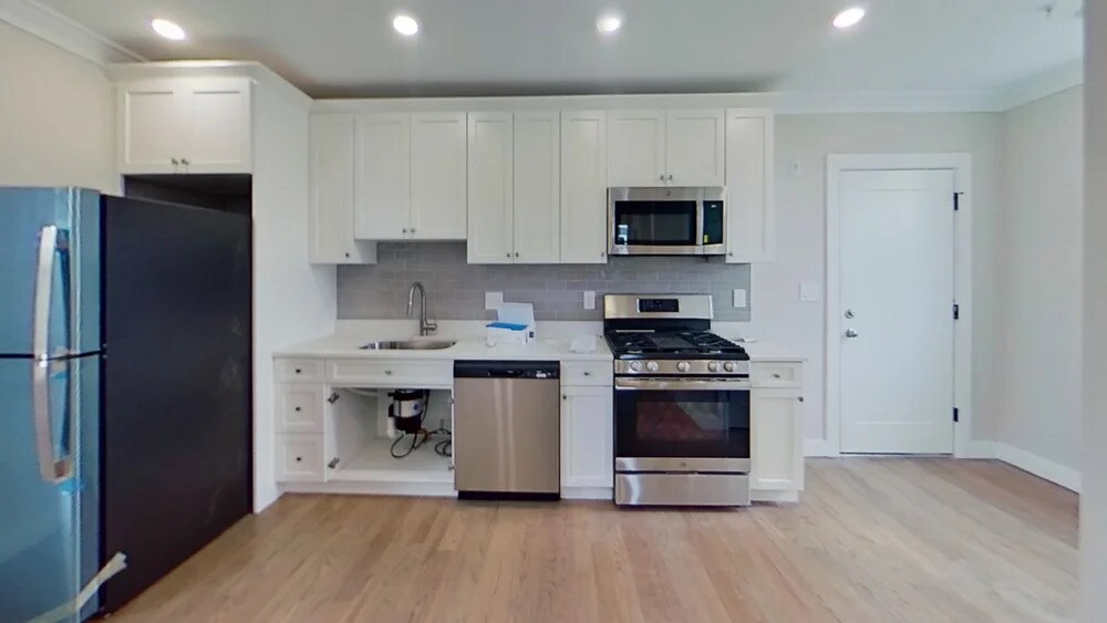 93 George St in Boston, MA - Building Photo