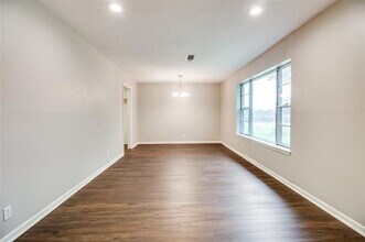 906 Starlight Dr in Sherman, TX - Building Photo - Building Photo