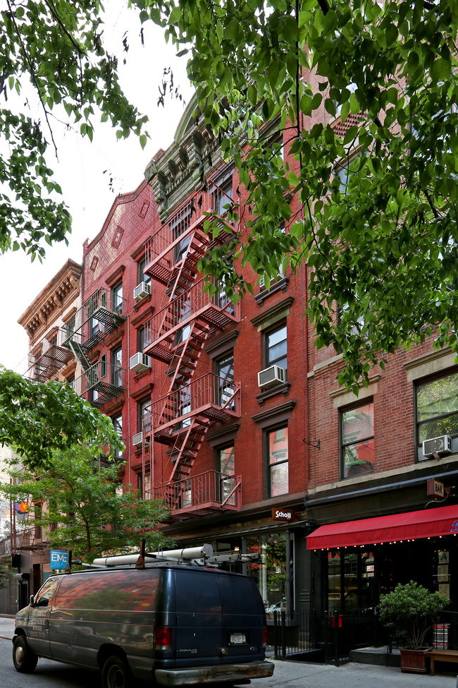 236 Elizabeth St in New York, NY - Building Photo - Building Photo