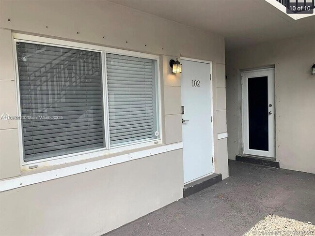 property at 81 Edgewater Dr