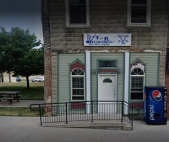 117 E Main St, Unit C in Warren, IL - Building Photo
