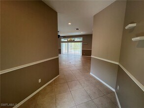 592 Lambton Ln in Naples, FL - Foto de edificio - Building Photo