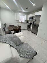 2954 NW 57th St in Miami, FL - Building Photo - Building Photo