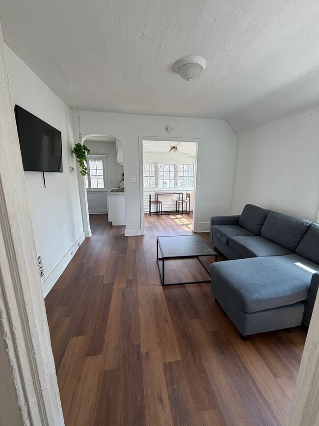 1337 Cook Ave in Lakewood, OH - Building Photo - Building Photo