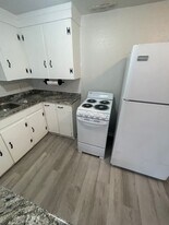 1705 N Wood Ave in Florence, AL - Building Photo