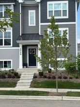 2024 Yellowstone Blvd in Mundelein, IL - Building Photo - Building Photo