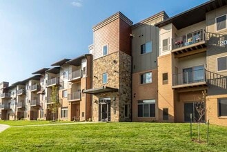 360 at Jordan West in West Des Moines, IA - Foto de edificio - Building Photo