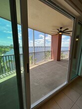 2743 1st St, Unit 403 in Ft. Myers, FL - Building Photo - Building Photo