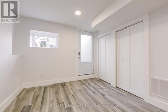 379-379 St Clarens Ave in Toronto, ON - Building Photo - Building Photo