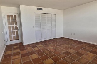 301 Croton Ave-Unit -Ph-501 in Lantana, FL - Building Photo - Building Photo