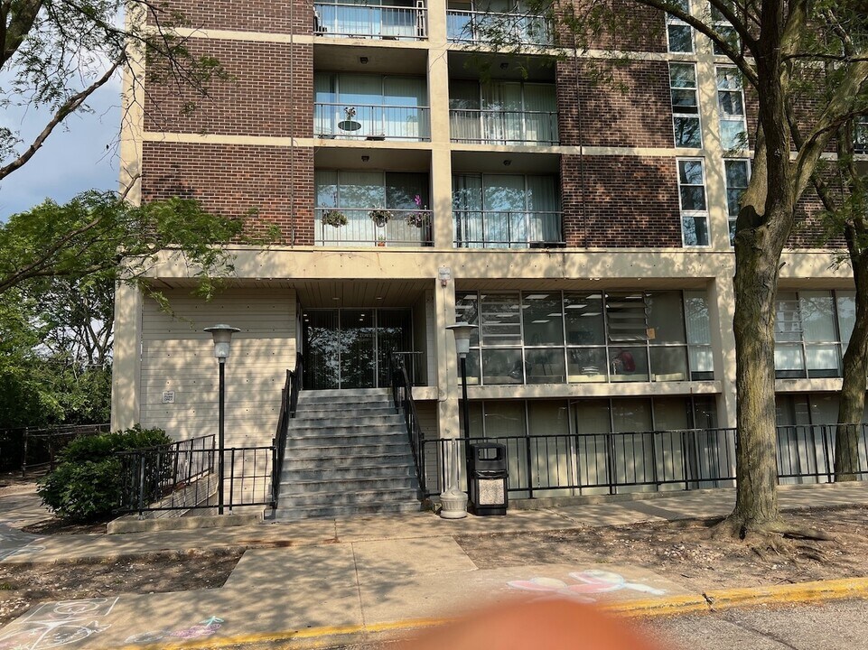 1043 S York Rd in Bensenville, IL - Building Photo