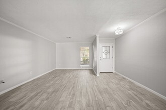 5013 Camden Ln in Pearland, TX - Building Photo - Building Photo