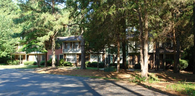 6132-6158 Johnsdale Rd in Raleigh, NC - Foto de edificio - Building Photo