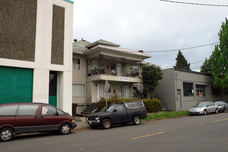 Davis Manor in Portland, OR - Foto de edificio - Building Photo