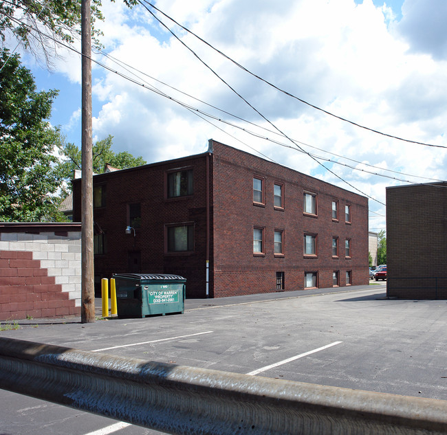 305 Harmon Ave in Warren, OH - Foto de edificio - Building Photo