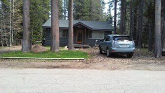 710 Tehama Dr in South Lake Tahoe, CA - Building Photo