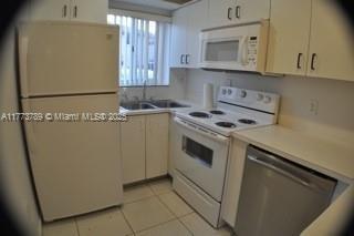 8060 NW 10th St in Miami, FL - Building Photo - Building Photo