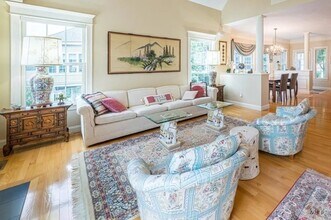 68 Charles Ct in Southborough, MA - Building Photo - Building Photo