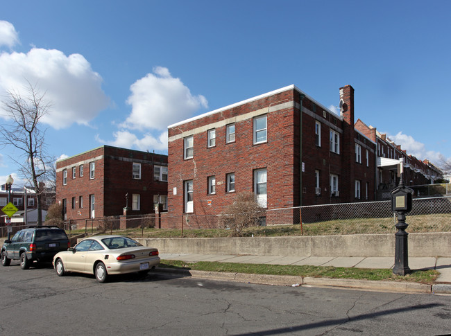 1516-1520 Holbrook St NE in Washington, DC - Building Photo - Building Photo