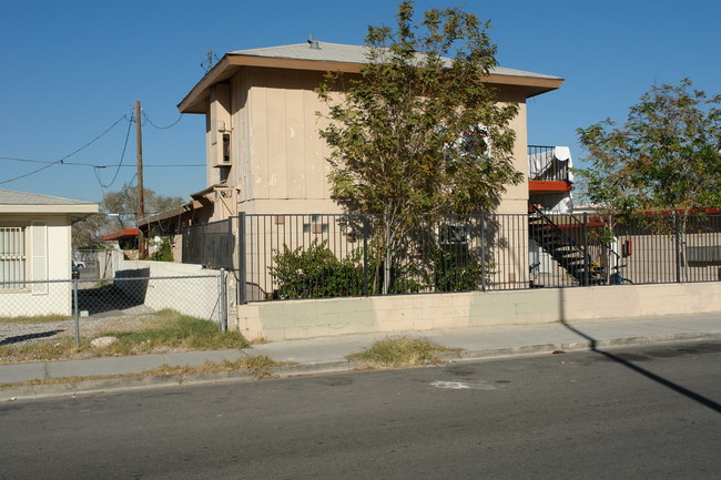 124 W Chicago Ave in Las Vegas, NV - Building Photo - Building Photo