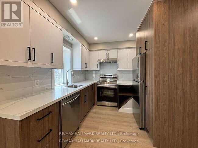 76 Annette St in Toronto, ON - Building Photo - Building Photo