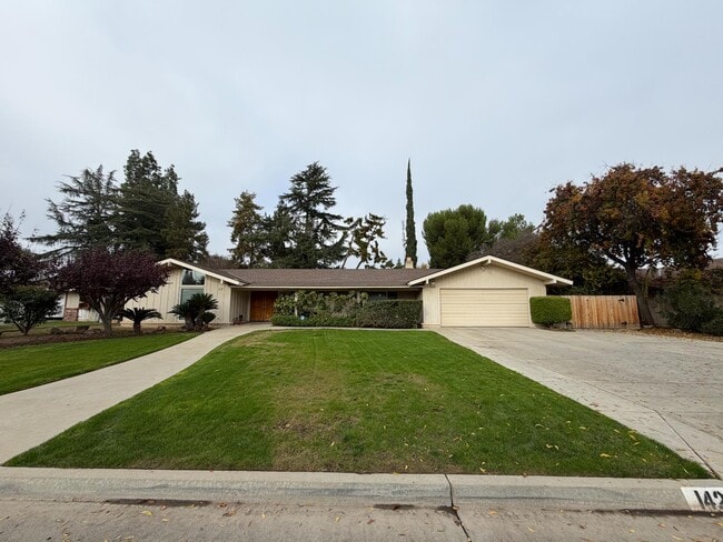 property at 1428 W Calimyrna Ave