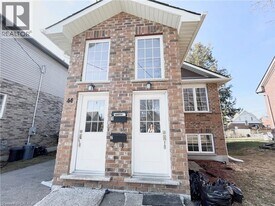 44 Fourth Ave in Kitchener, ON - Building Photo