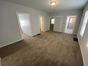 818 Alpine Ave NW in Grand Rapids, MI - Building Photo - Building Photo