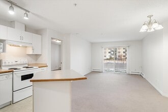 16221 95 St NW in Edmonton, AB - Building Photo - Building Photo