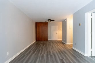 931-932 Caledonian Vw in Cambridge, ON - Building Photo - Building Photo