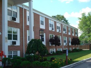 Boulevard Club Apartments in Boardman, OH - Building Photo - Building Photo