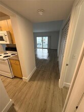 3626 NE 168th St in North Miami Beach, FL - Foto de edificio - Building Photo