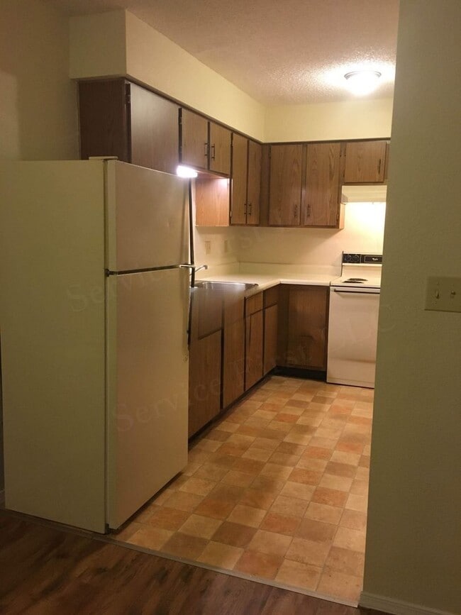 property at 101 103-103 Johnson Dr