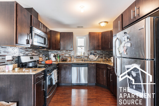 3047 N Kimball Ave, Unit 3 in Chicago, IL - Building Photo - Building Photo