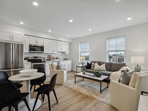 1201 W Girard Ave in Philadelphia, PA - Building Photo