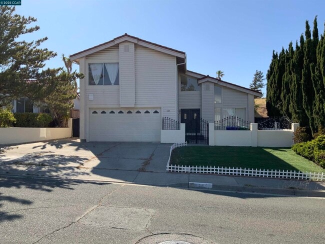 property at 424 Sparrow Dr