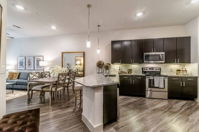 The Highbank in Houston, TX - Building Photo - Building Photo