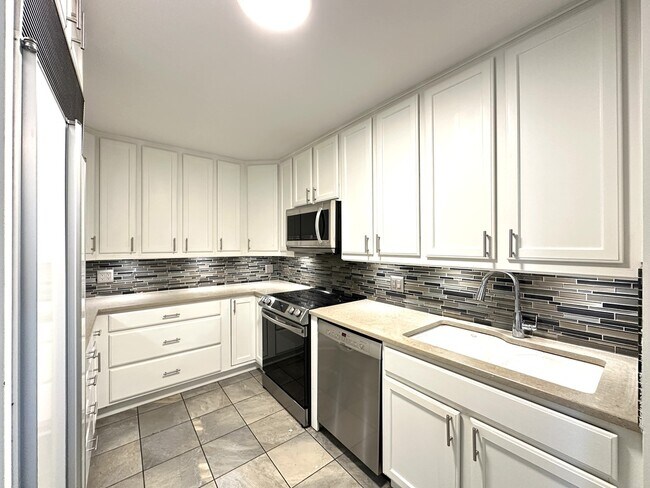 1349 N Dearborn St in Chicago, IL - Building Photo - Building Photo